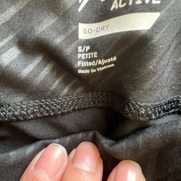 Old Navy Active  3/4 Leggings Go-Dry Black - Picture 9 of 10